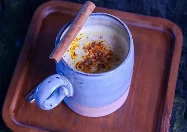 تصویر شیر زعفران